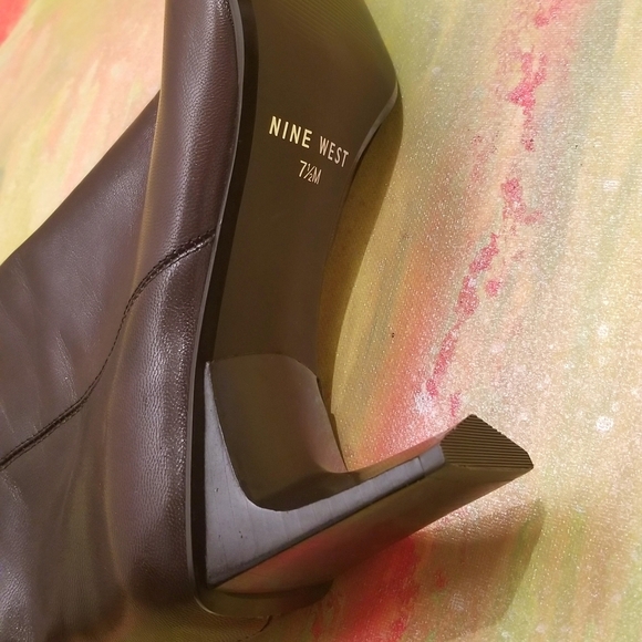 Nine West Dark Brown Leather Ankle Boots *SOLD* - Picture 2 of 3